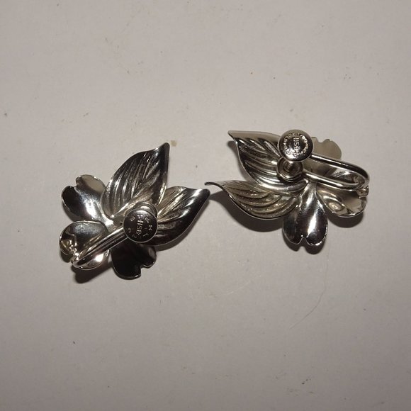 Vtg. HSB 1/20 12KT White G.F. Floral Earrings - Picture 4 of 7